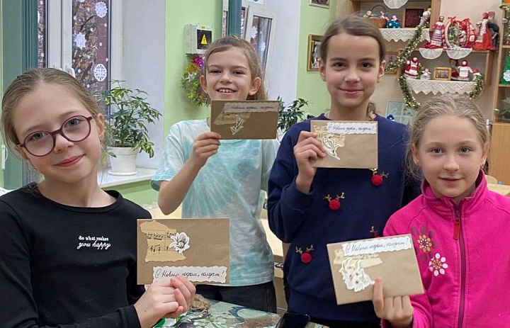 Патриотическая акция «Новогодние поздравления бойцам!»