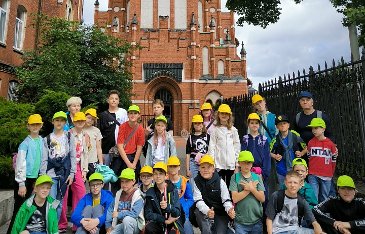 «Сказка в музыке»: насыщенный и полезный день в лагере «Сюрприз»! 